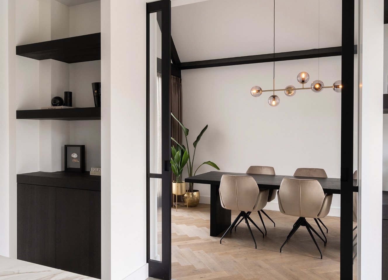Aantal stoelen aan rechthoekige eettafel | Table du Sud