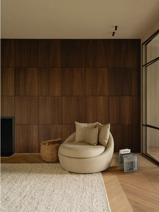 Relaxfauteuil Duomo beige voor de woontrends van 2026: wood on wood