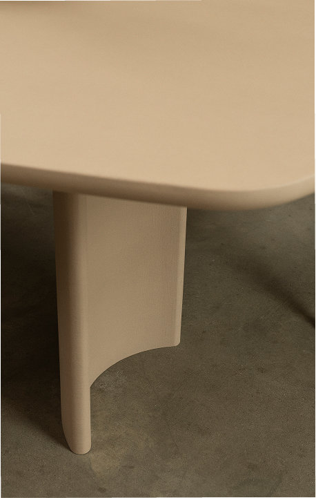 Close-up beton ciré eettafel Table du Sud