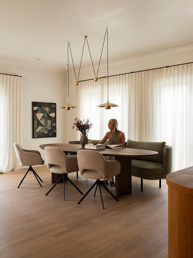 Eetkamerset met eetkamerbank en drie eetkamerstoelen